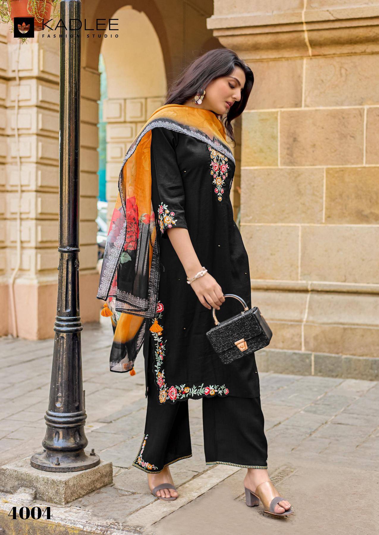 Kadlee vaari Indian kurtis in Bangalore